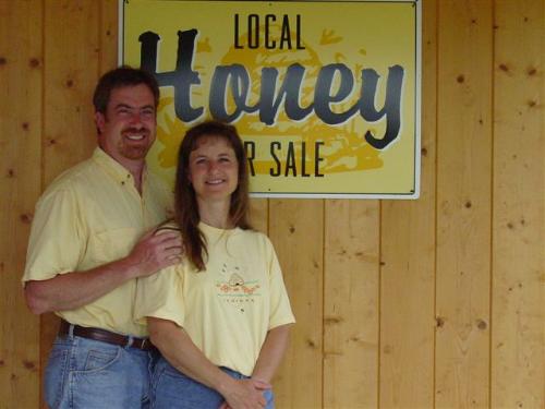 Chris-and-Tracy-1 About Hunter's Honey Farm
