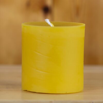 Beeswax 4" x 6" Smooth Pillar Candle